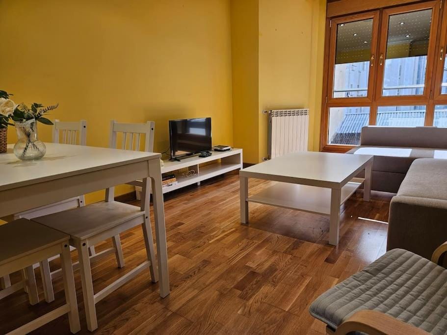 196A Acogedor apartamento en Gijón by R2R Consulting Apartment in Gijón