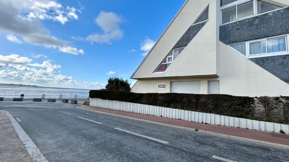 Property building, Sea view