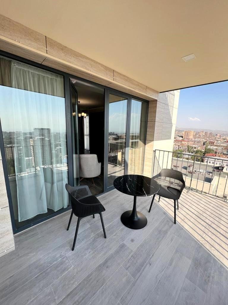 Deluxe Residential New Buiding 3bedroom + 2.5bathroom Apartment ,Near City Center, Современная Квартира Недалеко от Центра Города Apartment in Yerevan