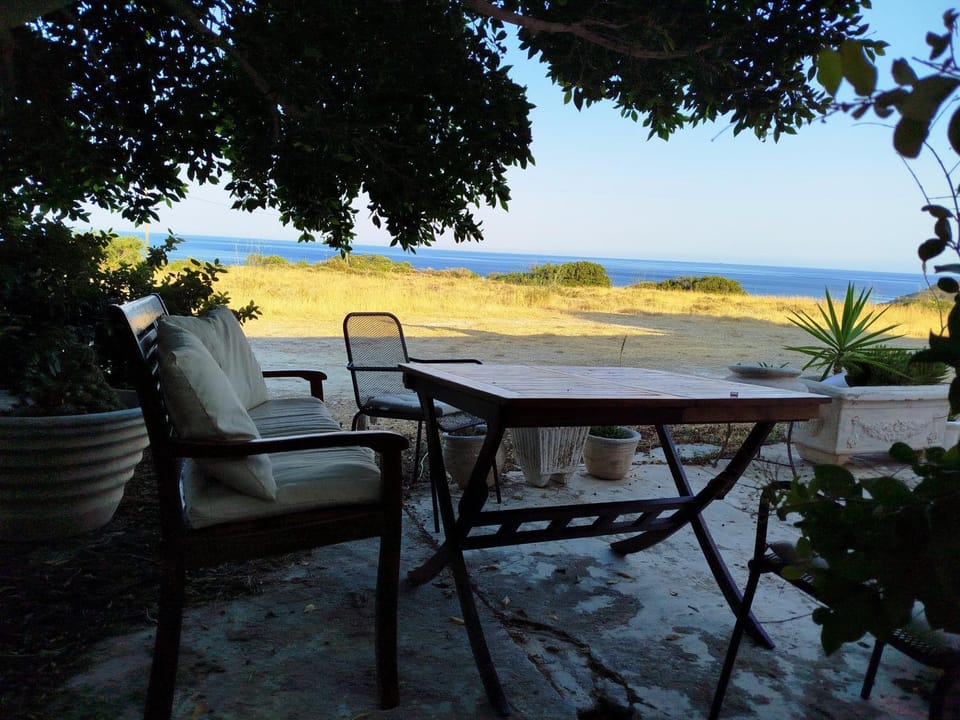 Day, Natural landscape, Garden, Balcony/Terrace, Seating area, Sea view