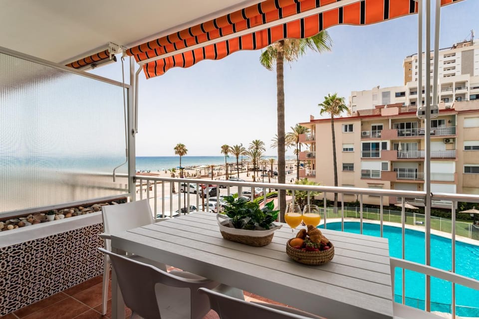 Balcony/Terrace, Pool view, Sea view