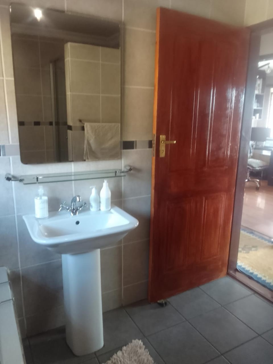 Shower, Bathroom, towels