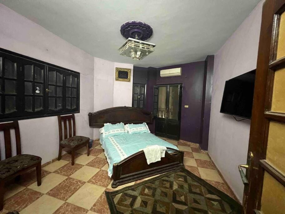 شقه ١٨٠ متر علي الرئيسي في شارع محمد فتحي Apartment in Egypt