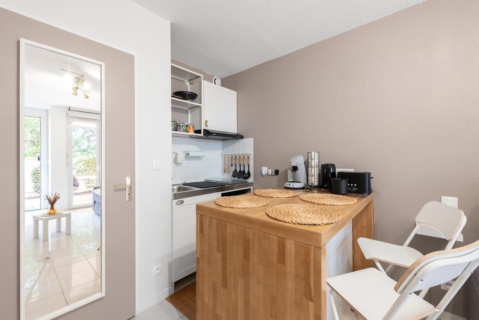 Coffee/tea facilities, Dining area, toaster