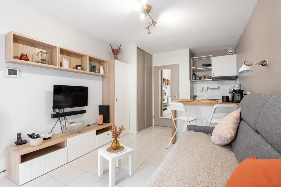 Communal lounge/ TV room, TV and multimedia, Kitchen or kitchenette, Living room, Seating area, Dining area, Evening entertainment, minibar