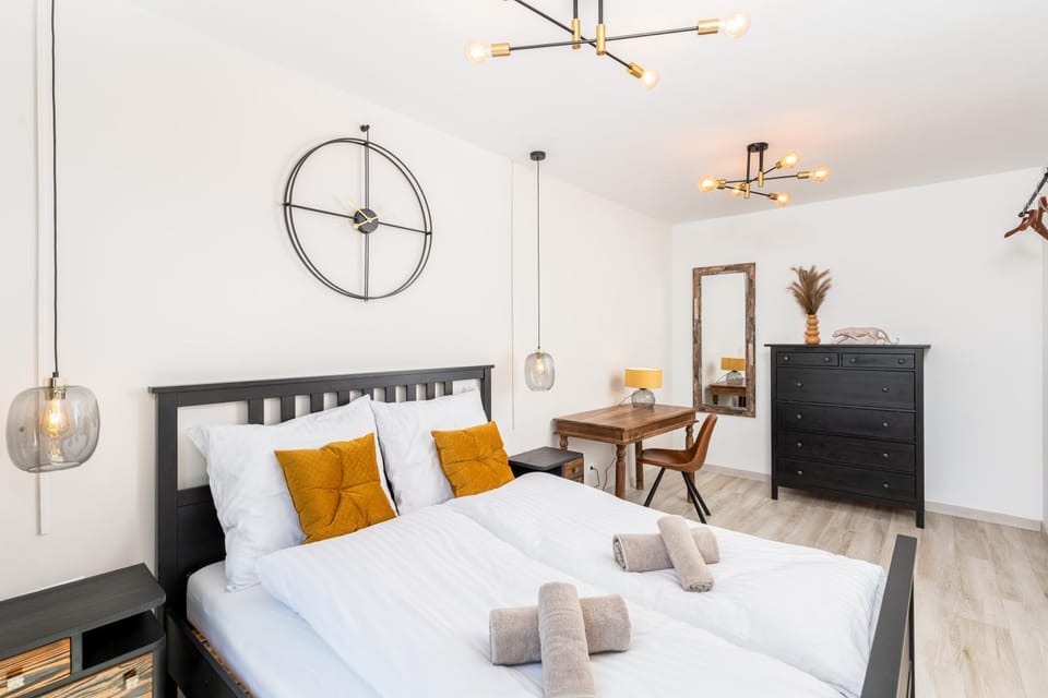 Bed, Bedroom