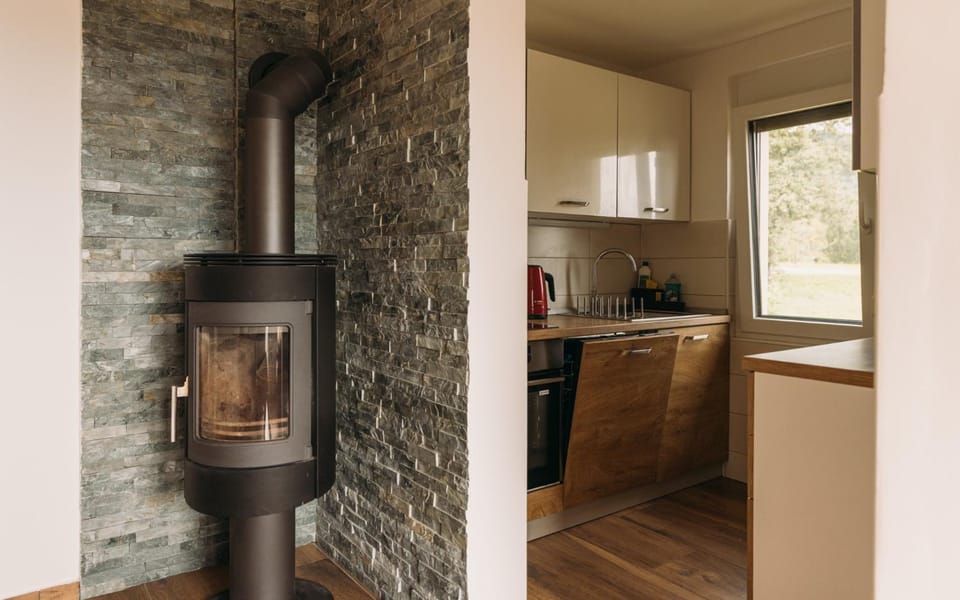 Kitchen or kitchenette, flat iron