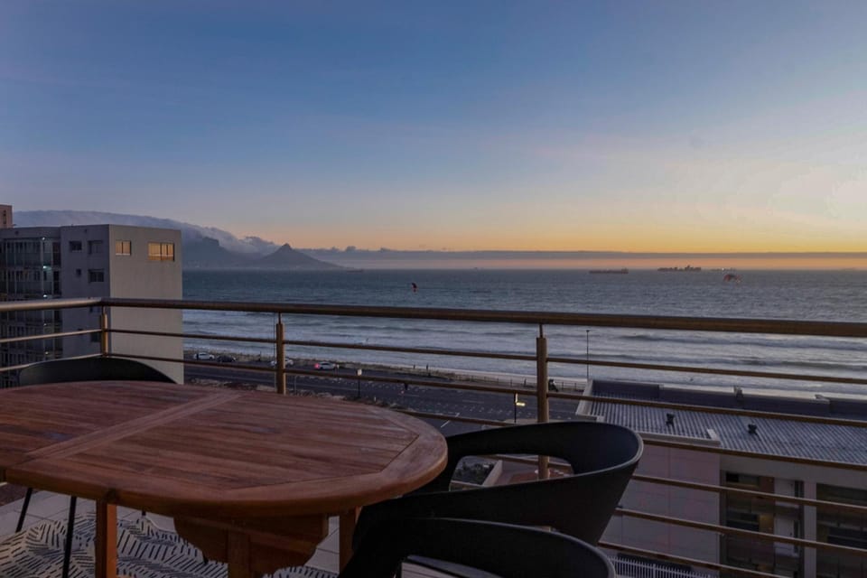 Patio, Mountain view, Sea view