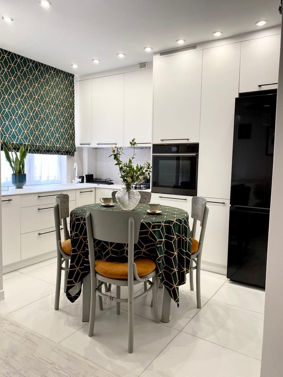 Kitchen or kitchenette, Dining area, dishwasher, oven, stove