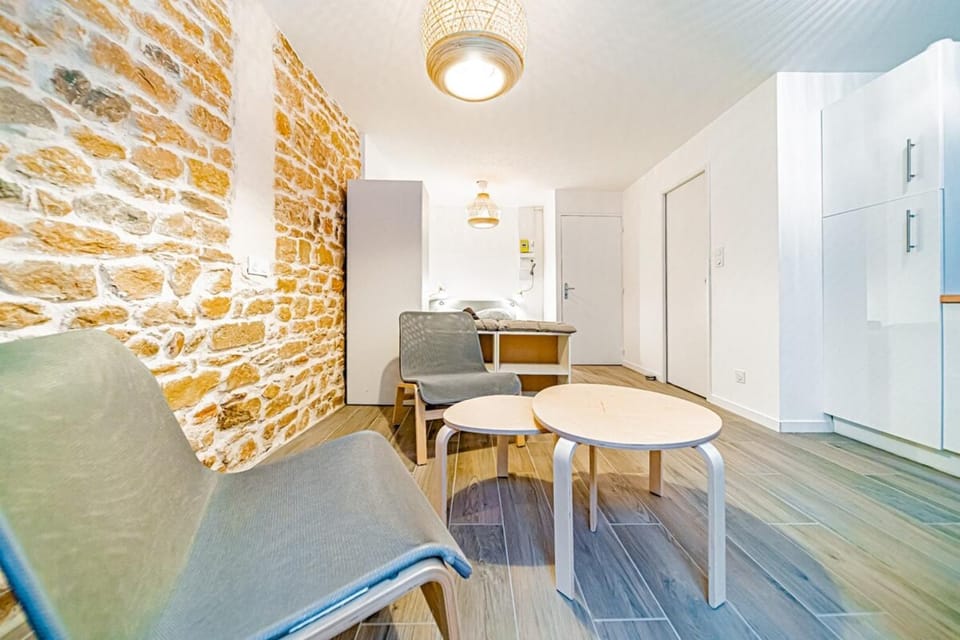 Le petit Colbert-Studio cosy-Croix Rousse Apartment in Lyon