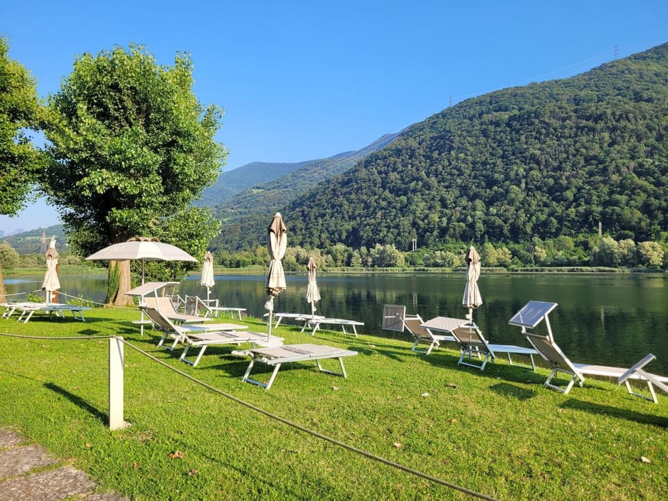 Nearby landmark, Natural landscape, sunbed