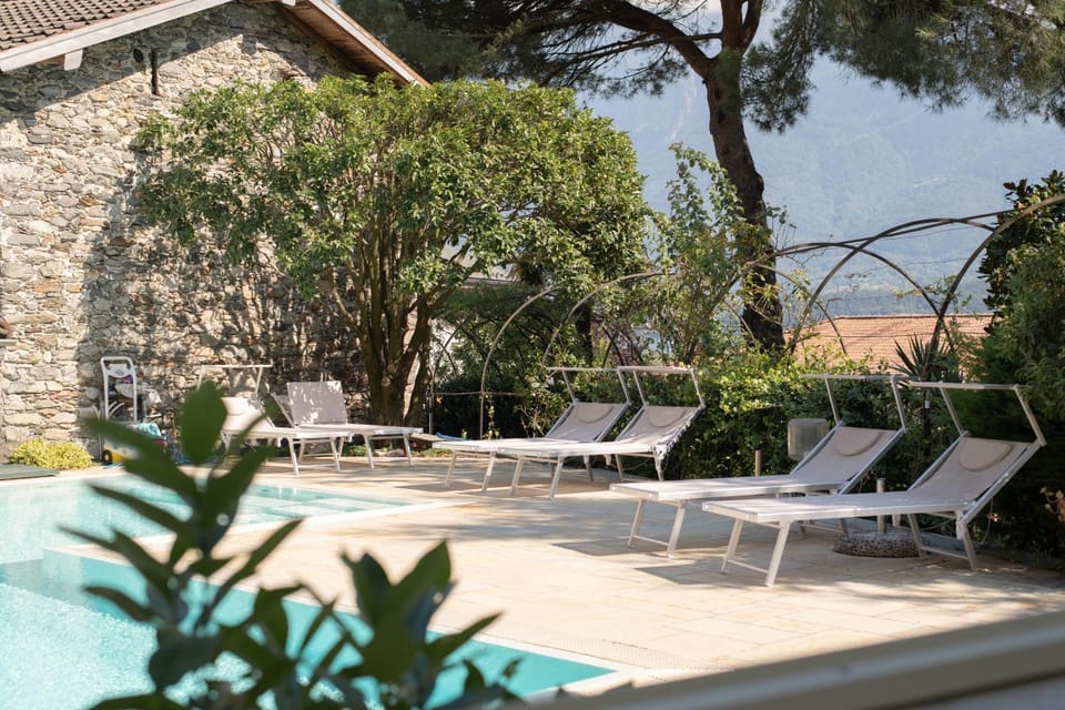 Day, Swimming pool, sunbed