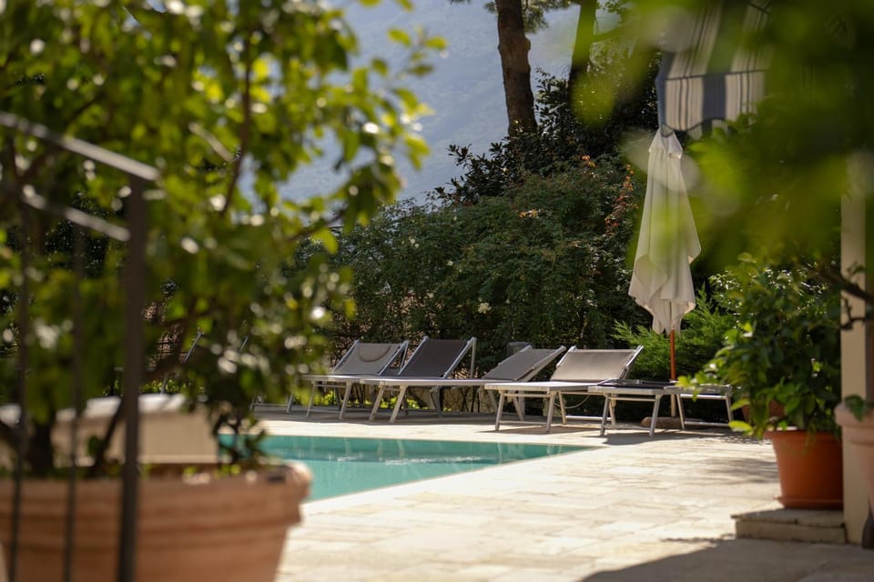 Pool view, Pool view, Swimming pool, sunbed