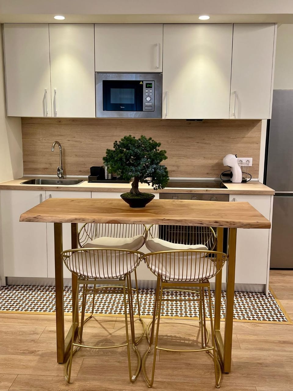 Kitchen or kitchenette