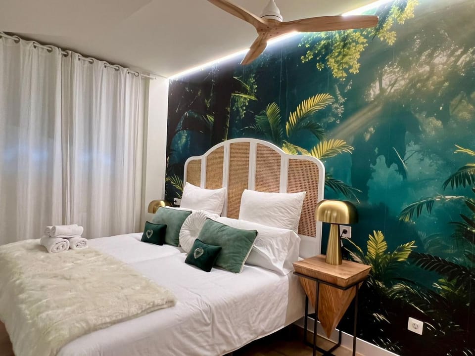 Bed, Bedroom