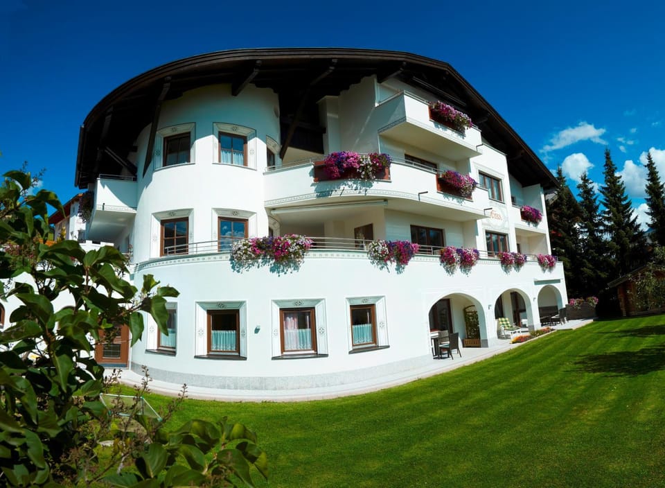 Property building, Garden, Garden view