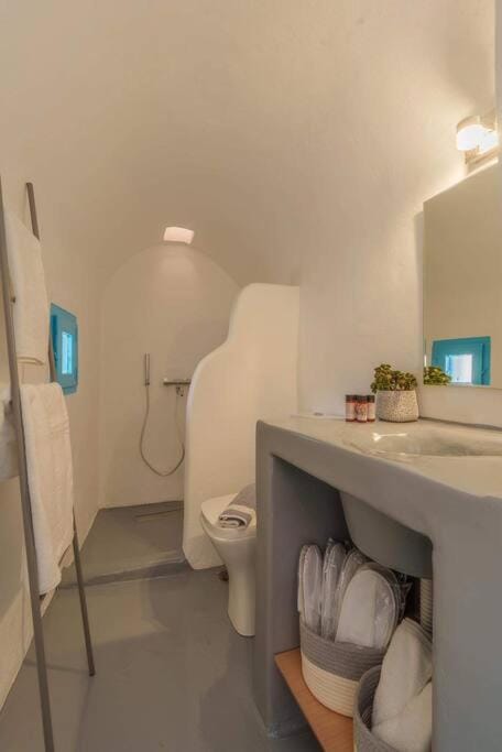 Cycladic traditional house with view Apartment in Santorini