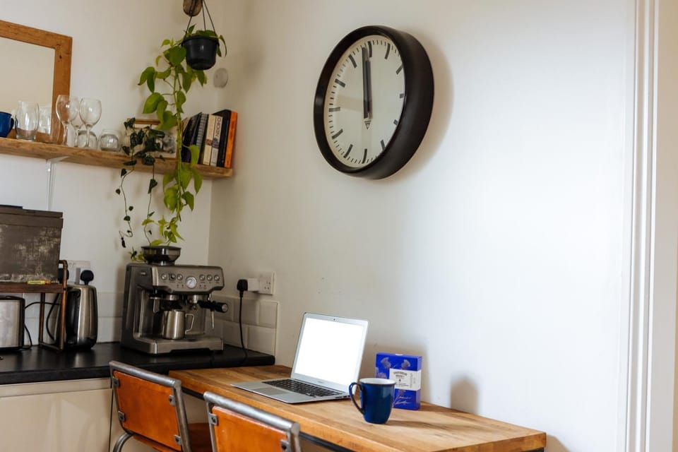 Dining area, kitchen