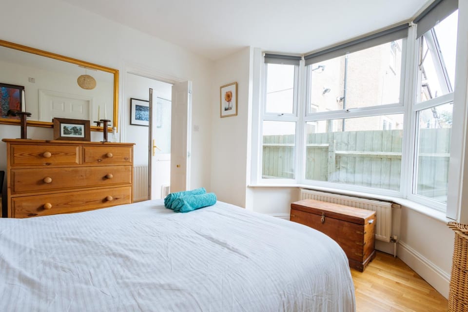 Bedroom, storage