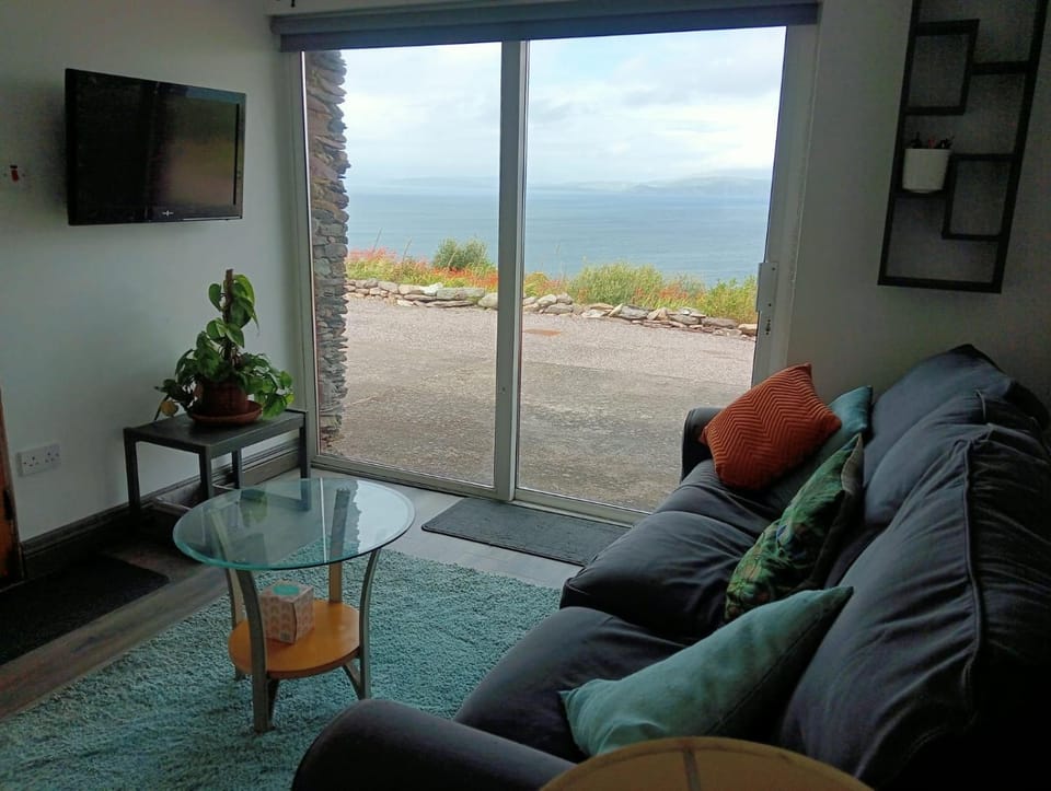 Teach Beag, Gortaforia, Kells, V23 N978 Apartment in County Kerry