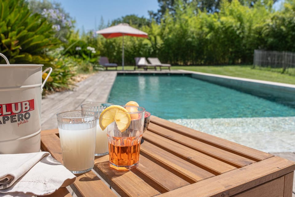 Patio, Natural landscape, Garden, Food and drinks, Garden view, Pool view, Swimming pool, sunbed