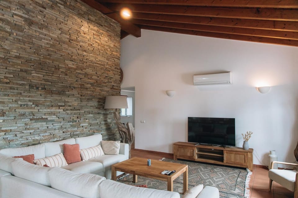 Casa Nook Arrifana Bed and Breakfast in Faro District