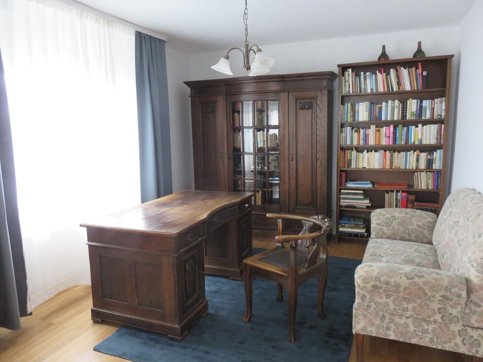 Library, Living room, Seating area