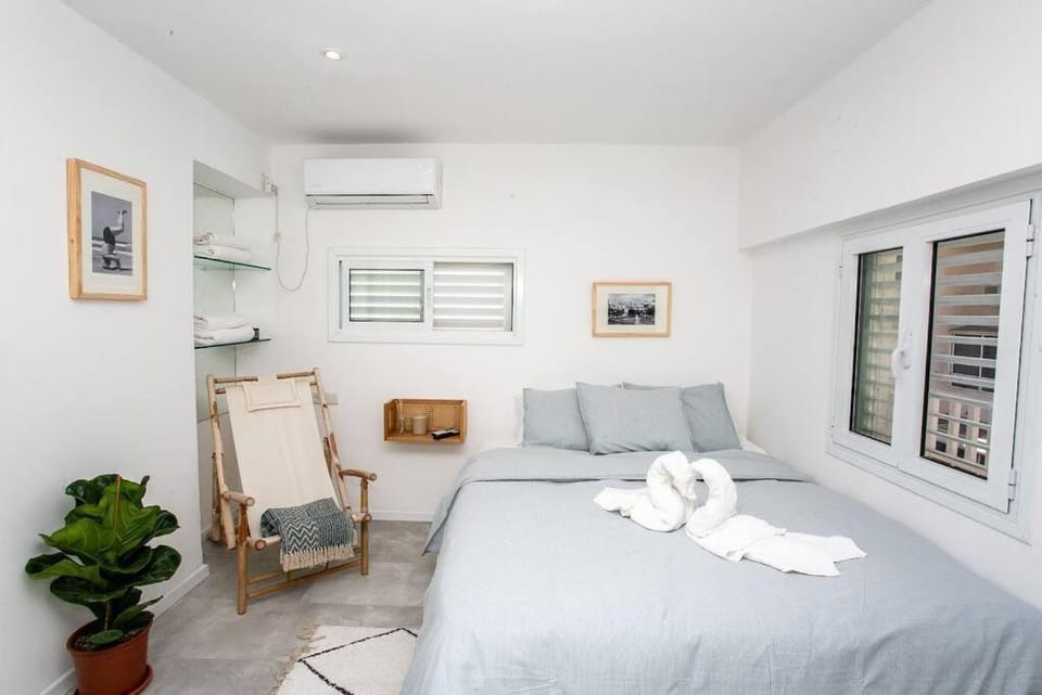 Prime Location 2BR Beach Flat Apartment in Tel Aviv-Yafo