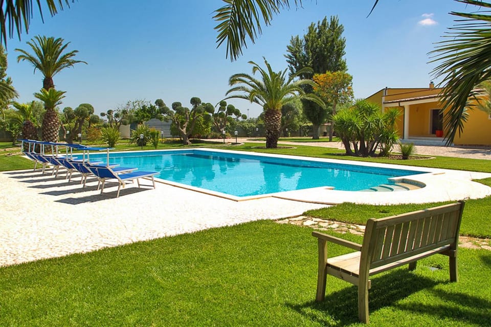 Swimming pool, Swimming pool