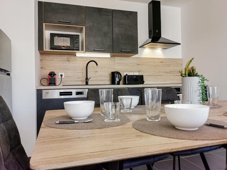 Kitchen or kitchenette, stove, kitchen