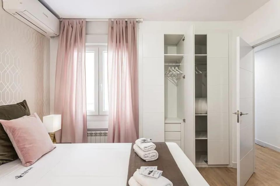 Nice apartment near Gran Vía VAL27 Apartment in Centro