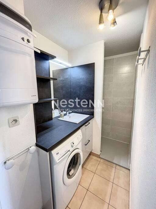 Shower, Bathroom, washing machine