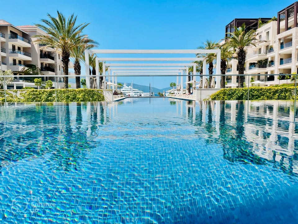 Property building, Swimming pool