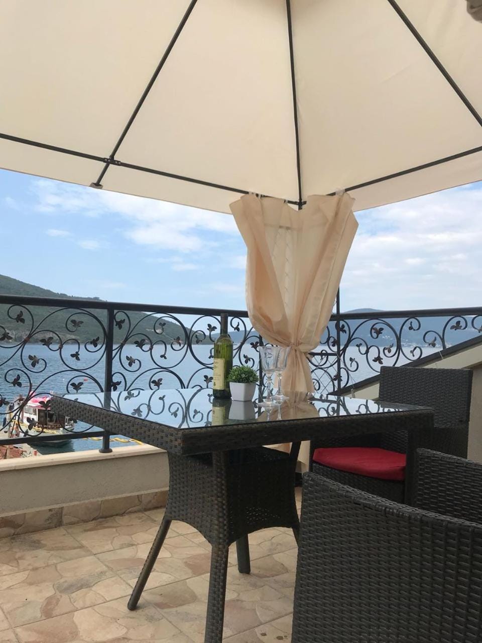 Balcony/Terrace, Decorative detail, Sea view