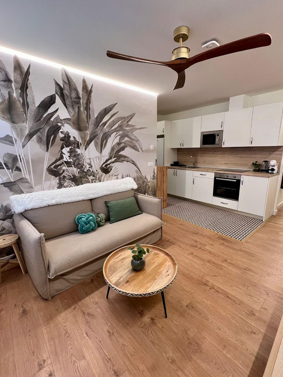 Kitchen or kitchenette, Living room