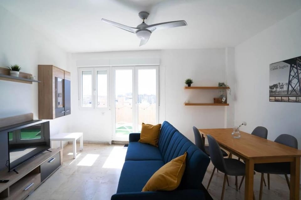 TV and multimedia, Seating area, Dining area