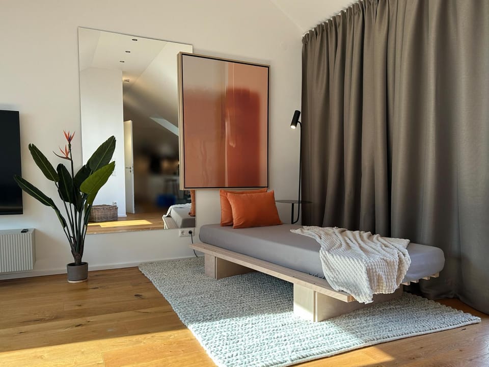Bed, Living room