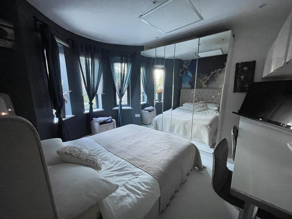 Unique and Artsy Holiday Shared Home Vacation rental in London Borough of Croydon