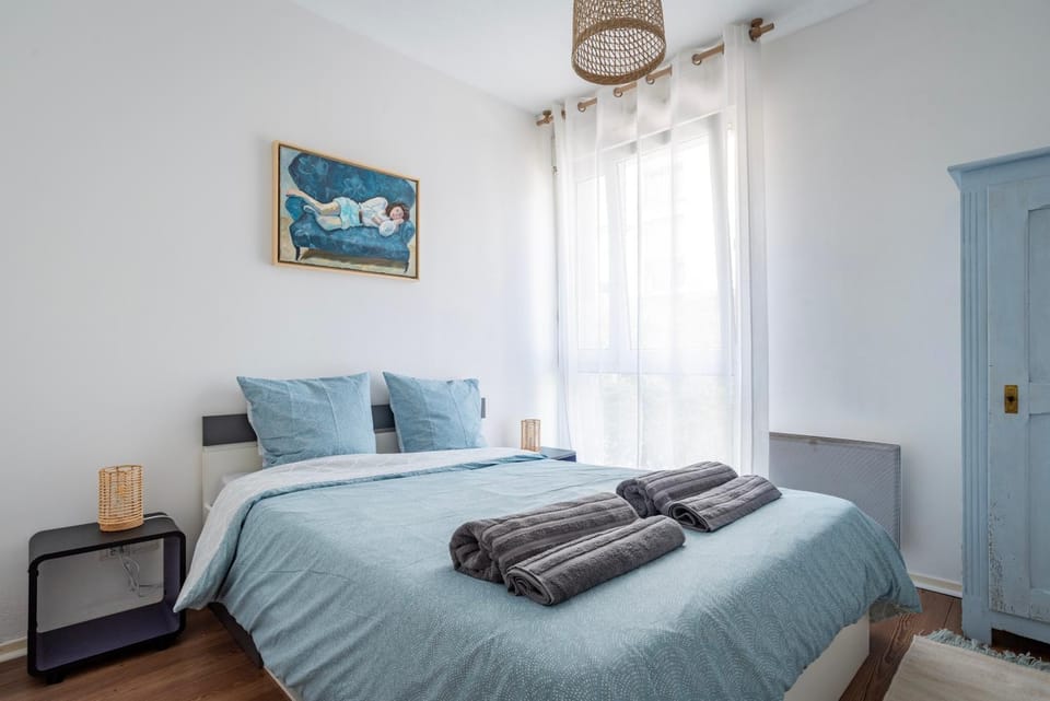 Bed, Bedroom