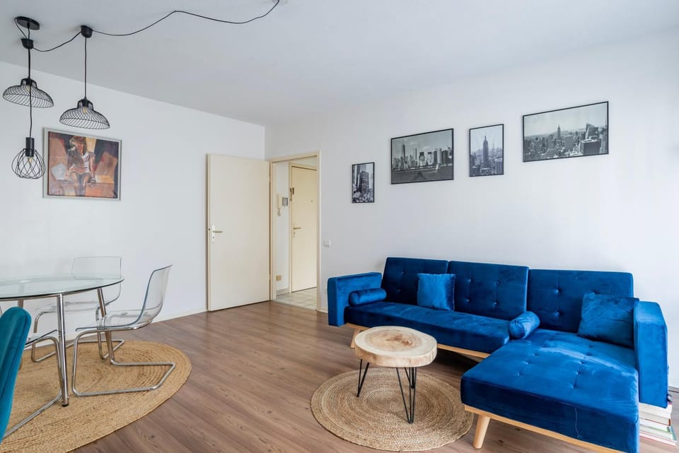 Bed, Living room