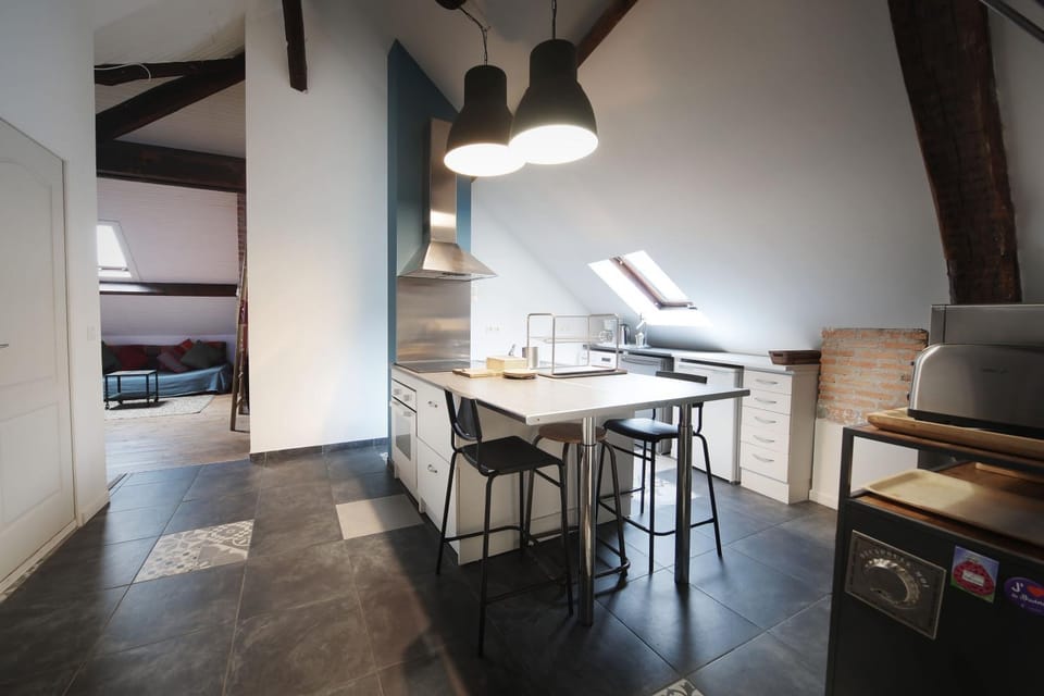 minibar, kitchen