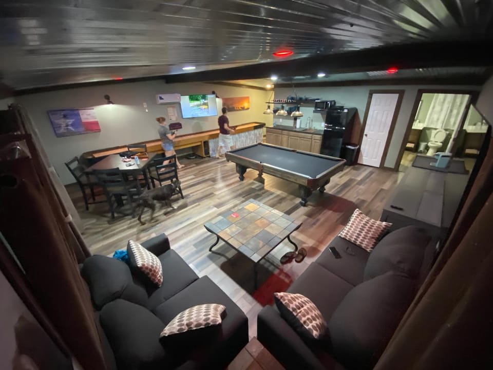 Game Room, TV and multimedia, Living room, Seating area, Evening entertainment