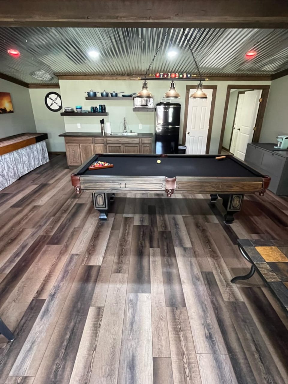 Billiard, Game Room