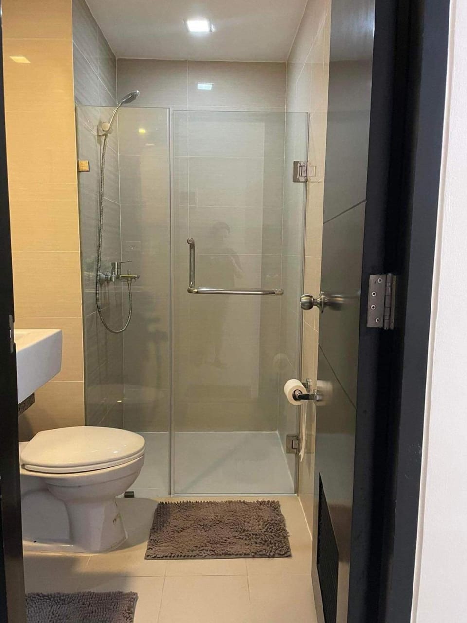 studio condo building 81 newport boulevard Apartment in Pasay