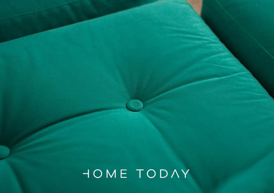 Day, Living room, Seating area