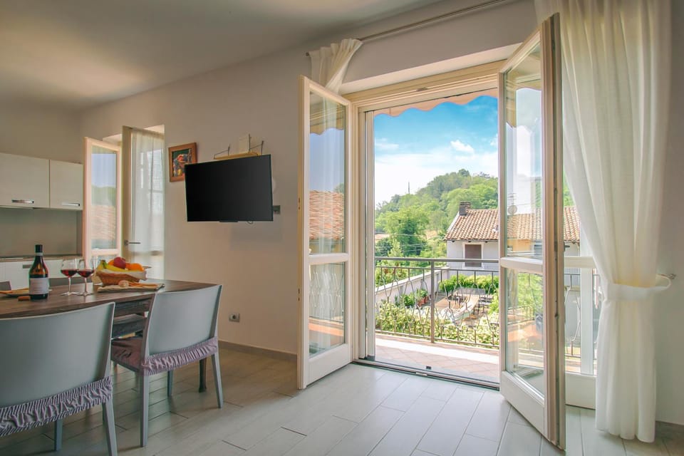 Communal lounge/ TV room, Day, View (from property/room), Balcony/Terrace, Kitchen or kitchenette, Living room, Dining area, kitchen