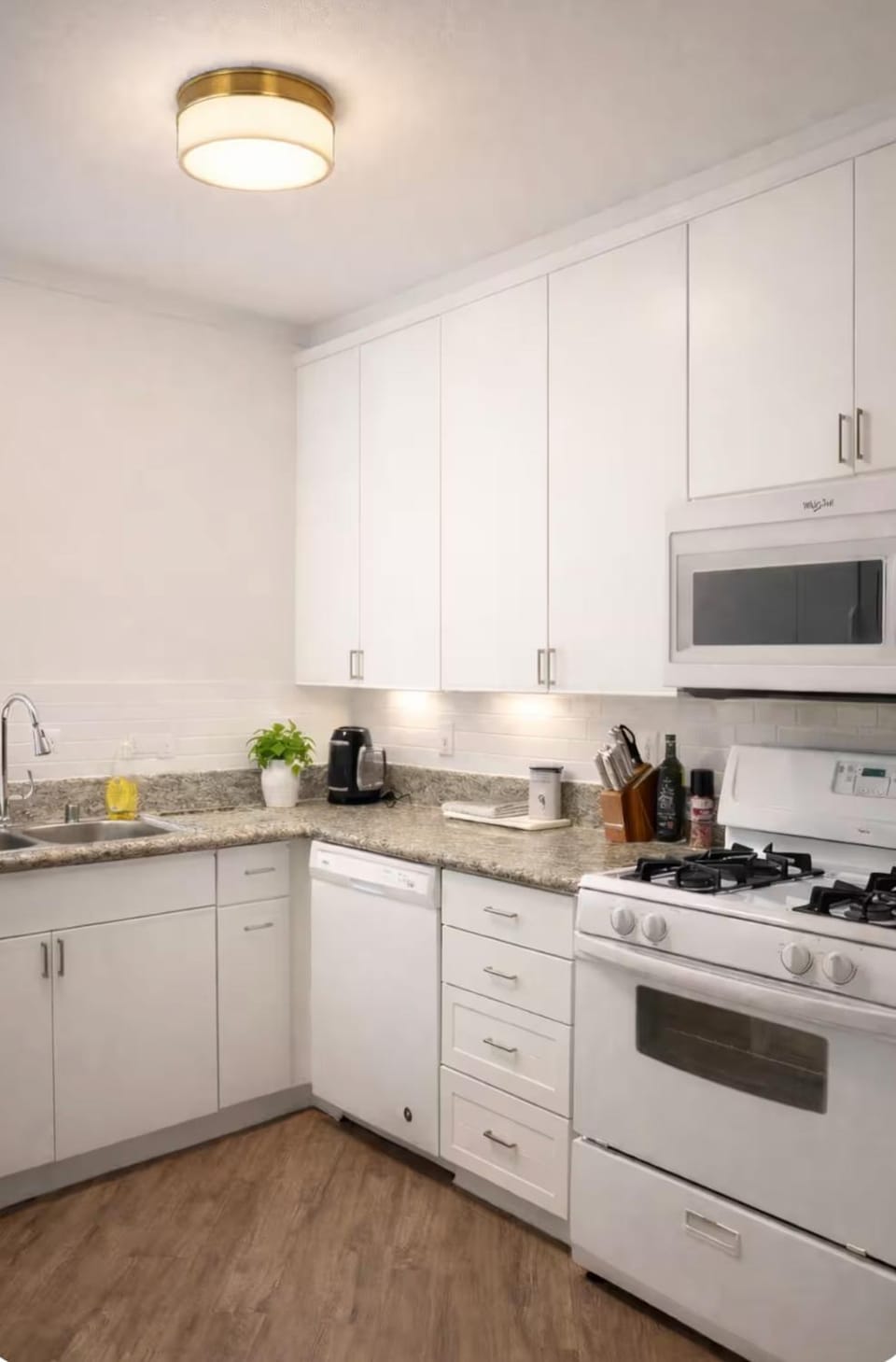 Swim Dine Relax in Marina Del REY Apartment in Lawndale