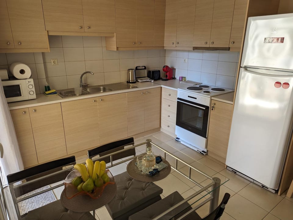 Coffee/tea facilities, Kitchen or kitchenette, Dining area, minibar, pet friendly, toaster, kitchen, kitchen
