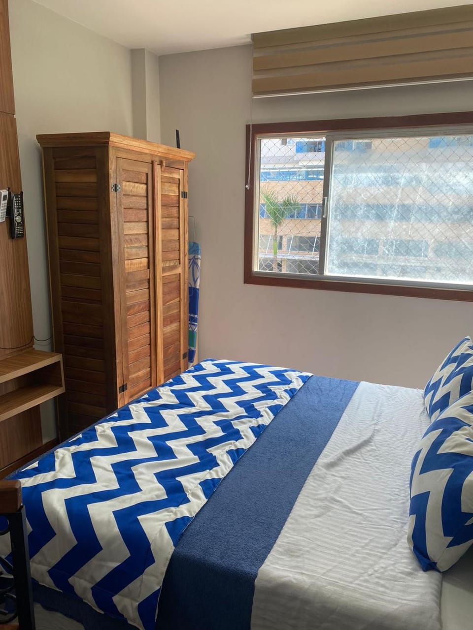 Bed, Bedroom, microwave, wardrobe