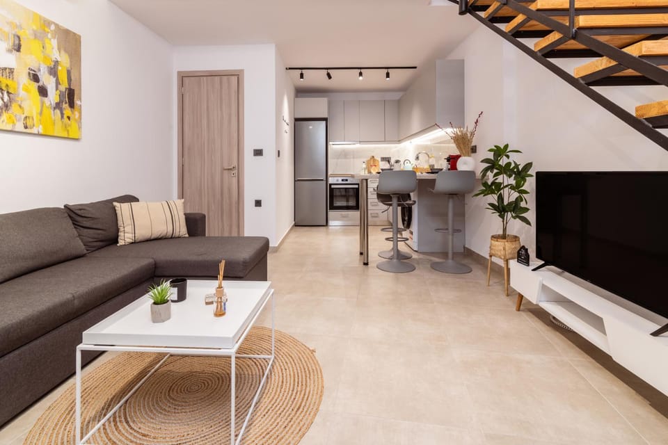 TV and multimedia, Seating area, kitchen